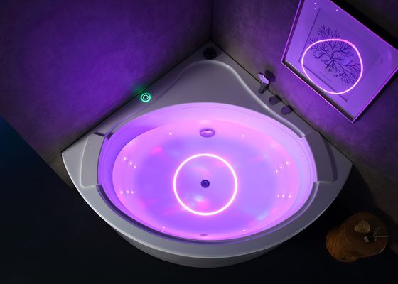 Bagno per massaggi a cascata circolare con sistema di riversamento di tipo U